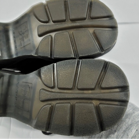 Dr. Martins Keani
Ladies size 9 - Picture 8 of 12